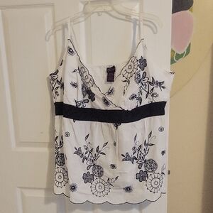Torris Sz4 cotton Floral Embroidered Spag strap lined top in Black and White